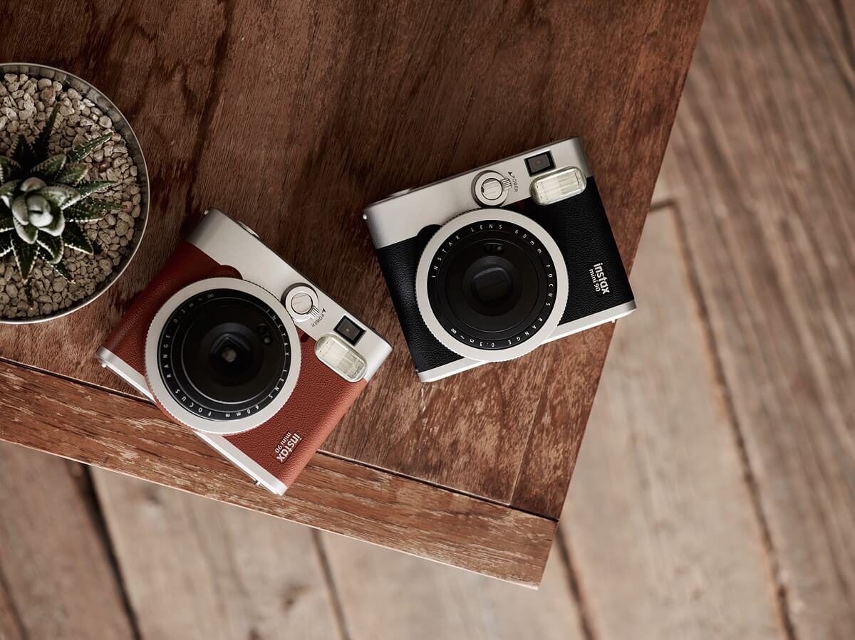 FujiFilm Instax Mini 90 + film zdarma - Polagraph.cz