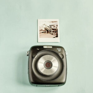 FujiFilm_Instax_Square_SQ10