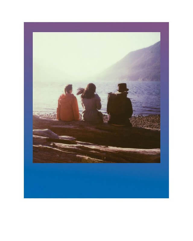 Polaroid_Originals_Color i-Type Film Summer Blues Edition
