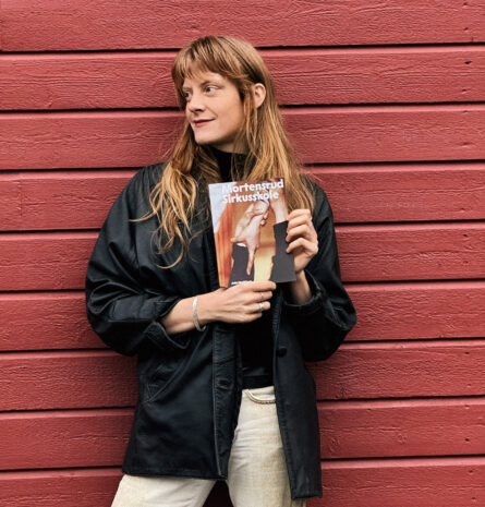 KNIHA: Julie Hrnčířová – Mortensrud Sirkusskole